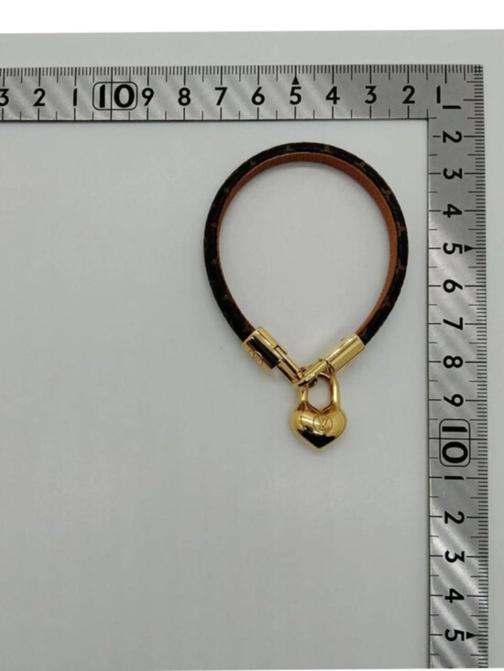 Authentic Louis Vuitton Monogram Heart Lock Leather Bracelet Gold Tone LV Charm - Picture 5 of 10